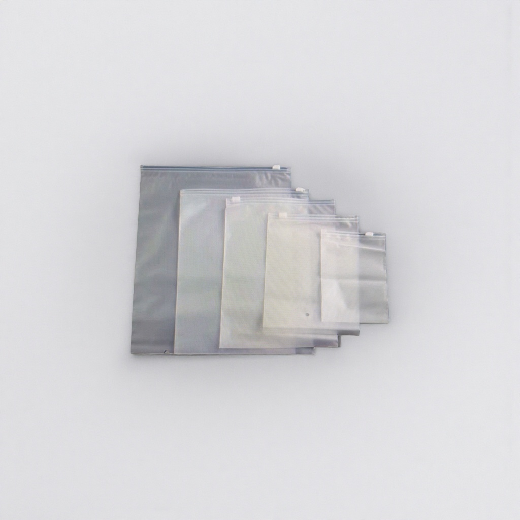 Clothing zipper bags, transparent plastic bags, self-sealing bags, dust-proof storage bags can be reused