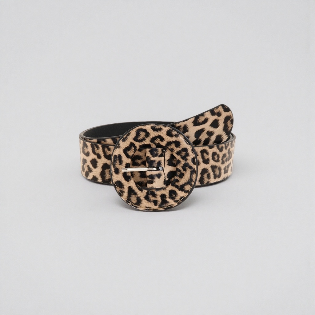 A leopard print pattern fashionable belt is a versatile and unique women's belt details Picture