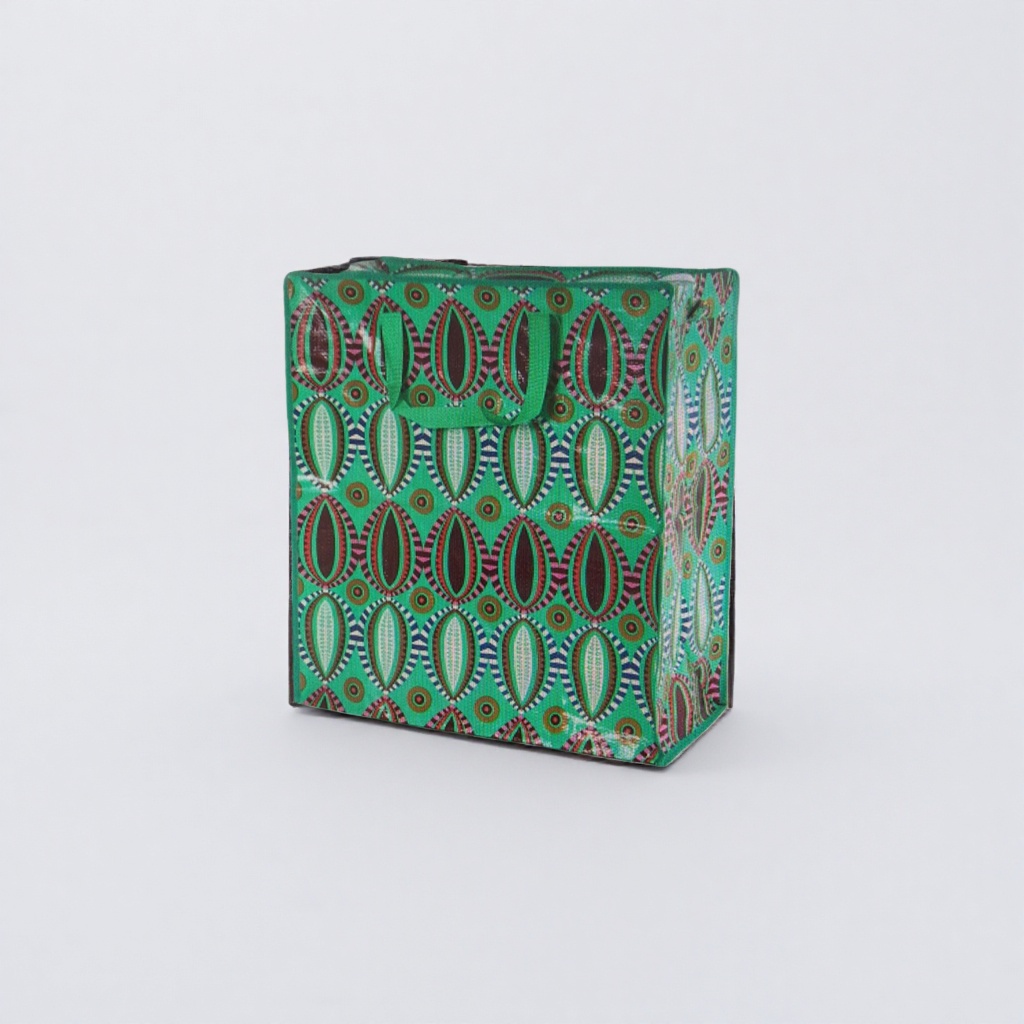 Green-patterned woven bags, thickened, durable and environmentally friendly shopping bags Application Scenario