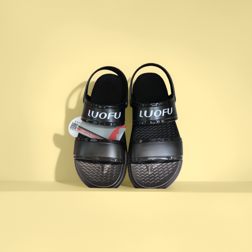 凉鞋青少年女/洞洞鞋女夏季带链条/洞洞鞋/凉鞋/Heels白底实物图