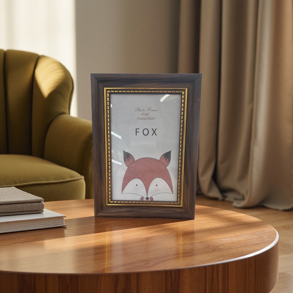 An 8-inch simple Nordic-style wooden photo frame with fox pattern for living room and bedroom decoration Specification image