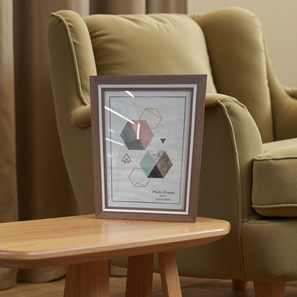 Simple Nordic-style wooden photo frames for living room and bedroom decoration, wall-mounted photo frames details Picture