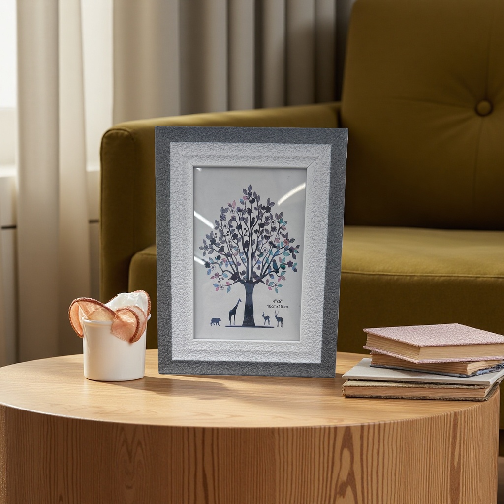 Tree and animal pattern decorative paintings with photo frames are hung in the living room and bedroom in a Nordic style