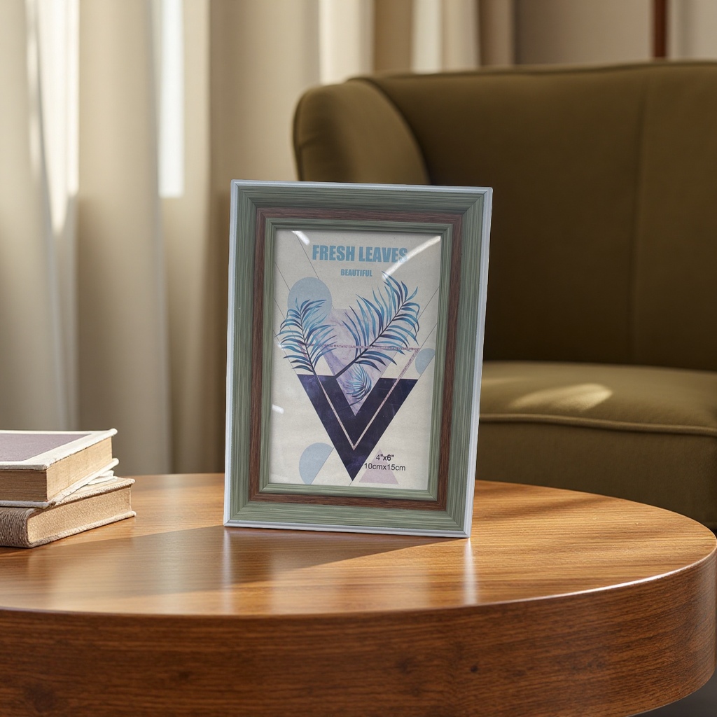 Solid wood retro-style desktop photo frame, 8-inch double-sided vertical display table photo frame Application Scenario