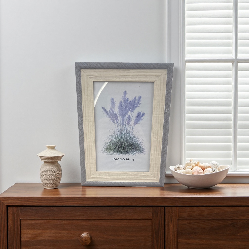 Nordic-style wooden photo frames with plant patterns are suitable for decorative picture frames in living rooms and bedrooms details Picture