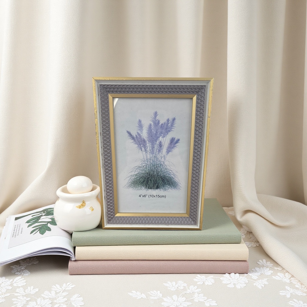 Plastic decorative frames, photo frames, display stands, photo frames, poster frames, home decoration picture frames, photo frame ornaments Specification image