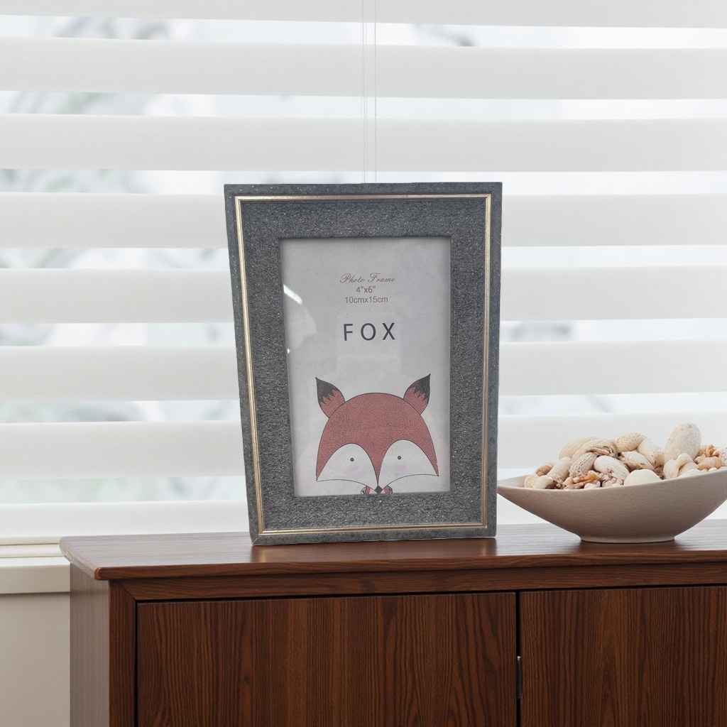 A 6-inch wooden photo frame with fox pattern, suitable for both wall and display, is a creative home decoration Specification image