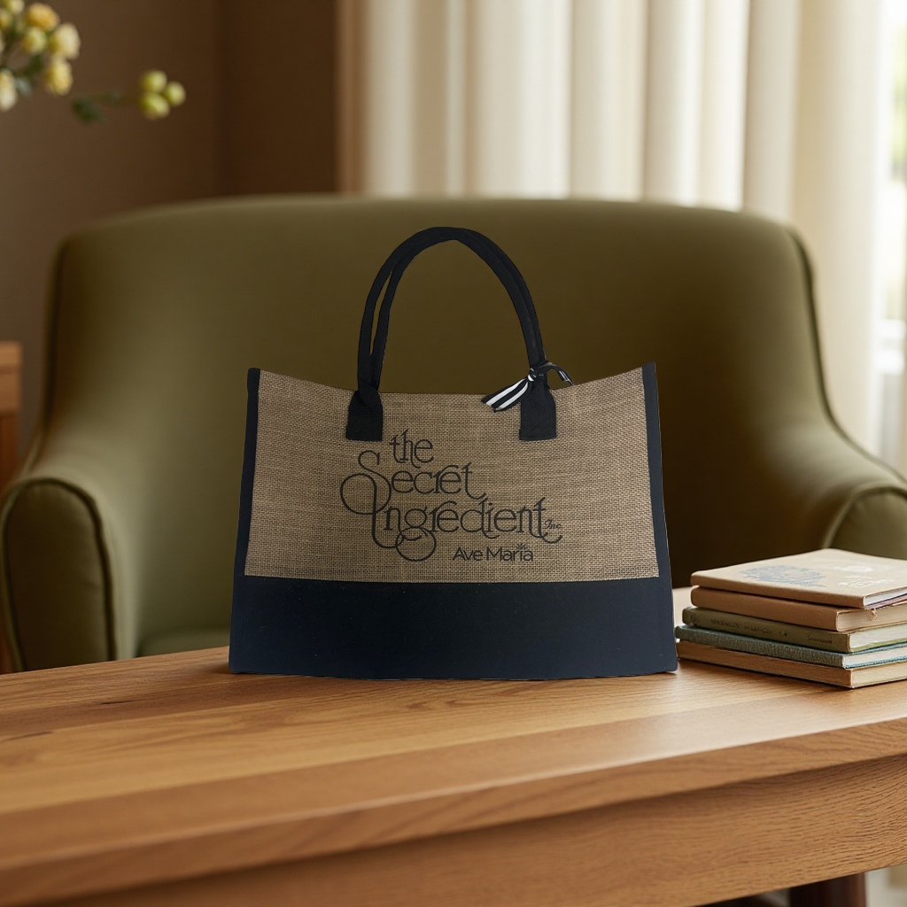 A fashionable and simple handbag, a versatile single-shoulder tote bag for women's commutes Application Scenario