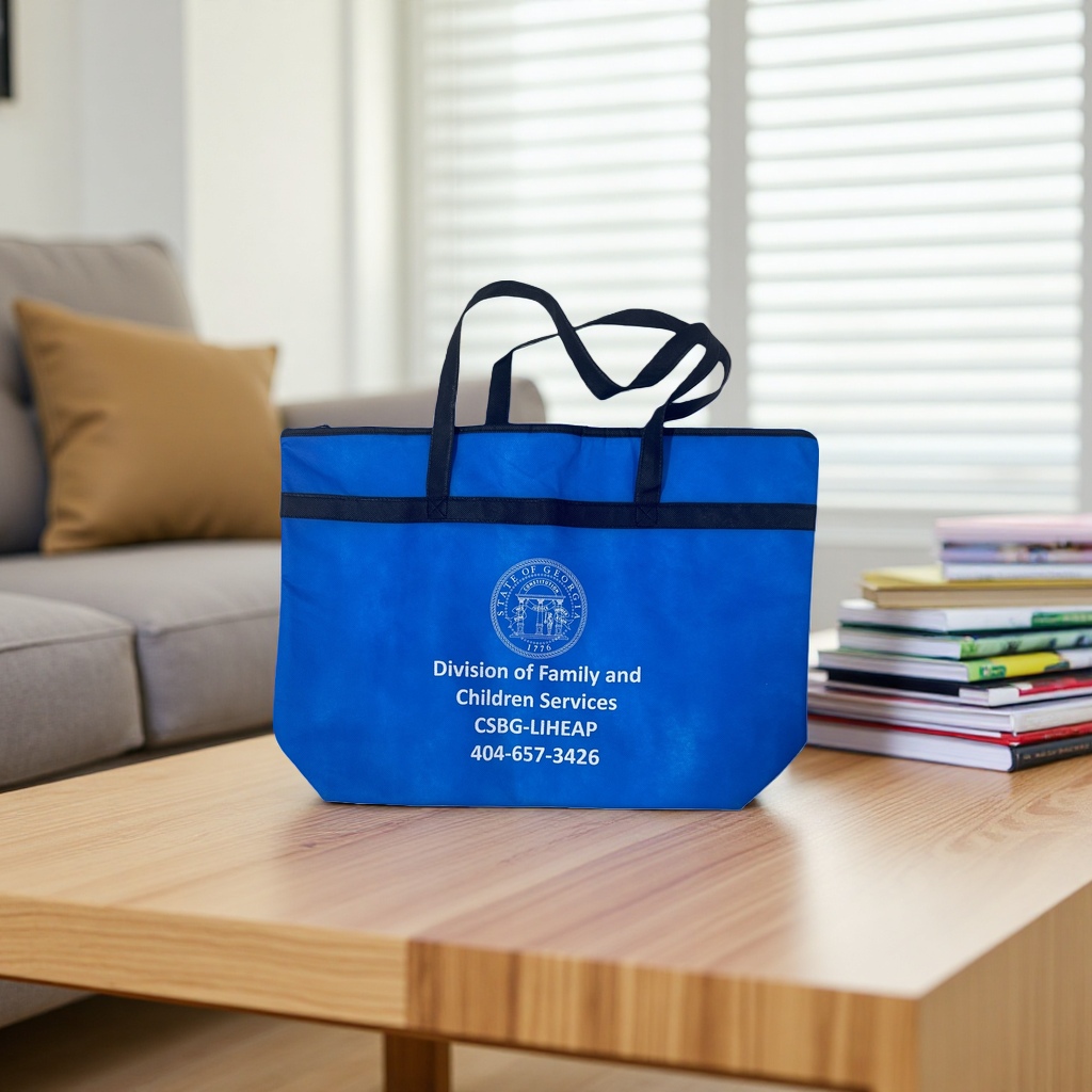 Blue handbag, large-capacity waterproof, foldable shopping bag, fashionable, simple and environmentally friendly fabric Application Scenario
