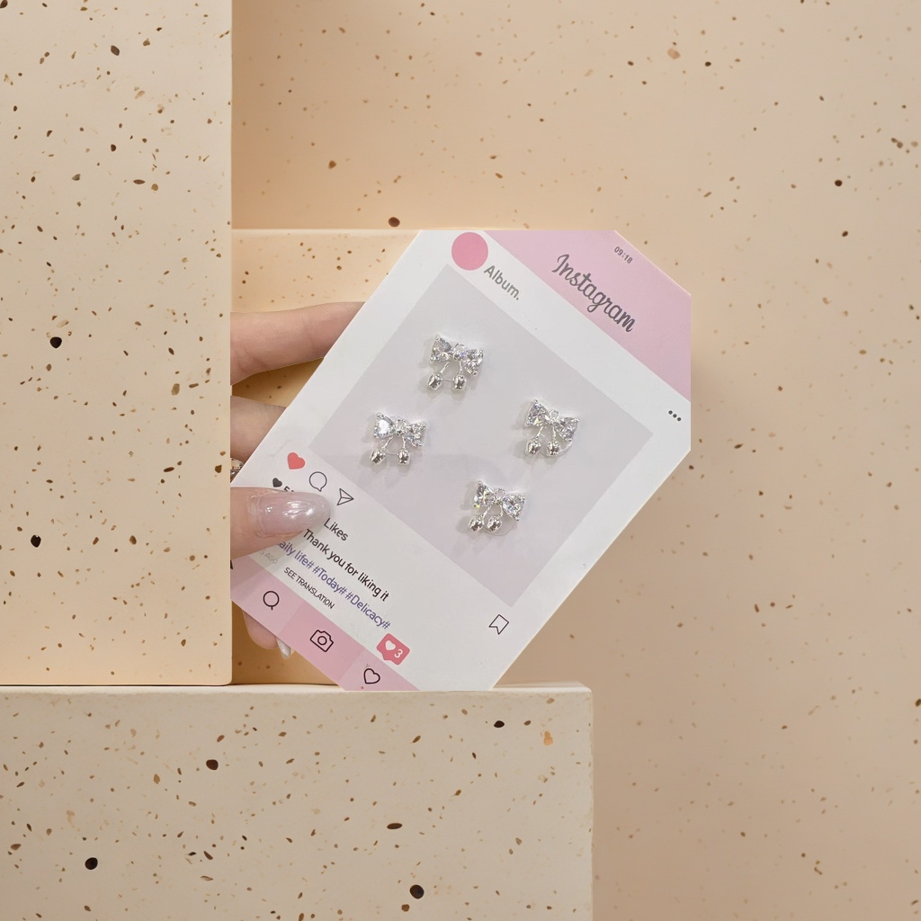 A pair of fashionable and simple bow stud earrings for women details Picture