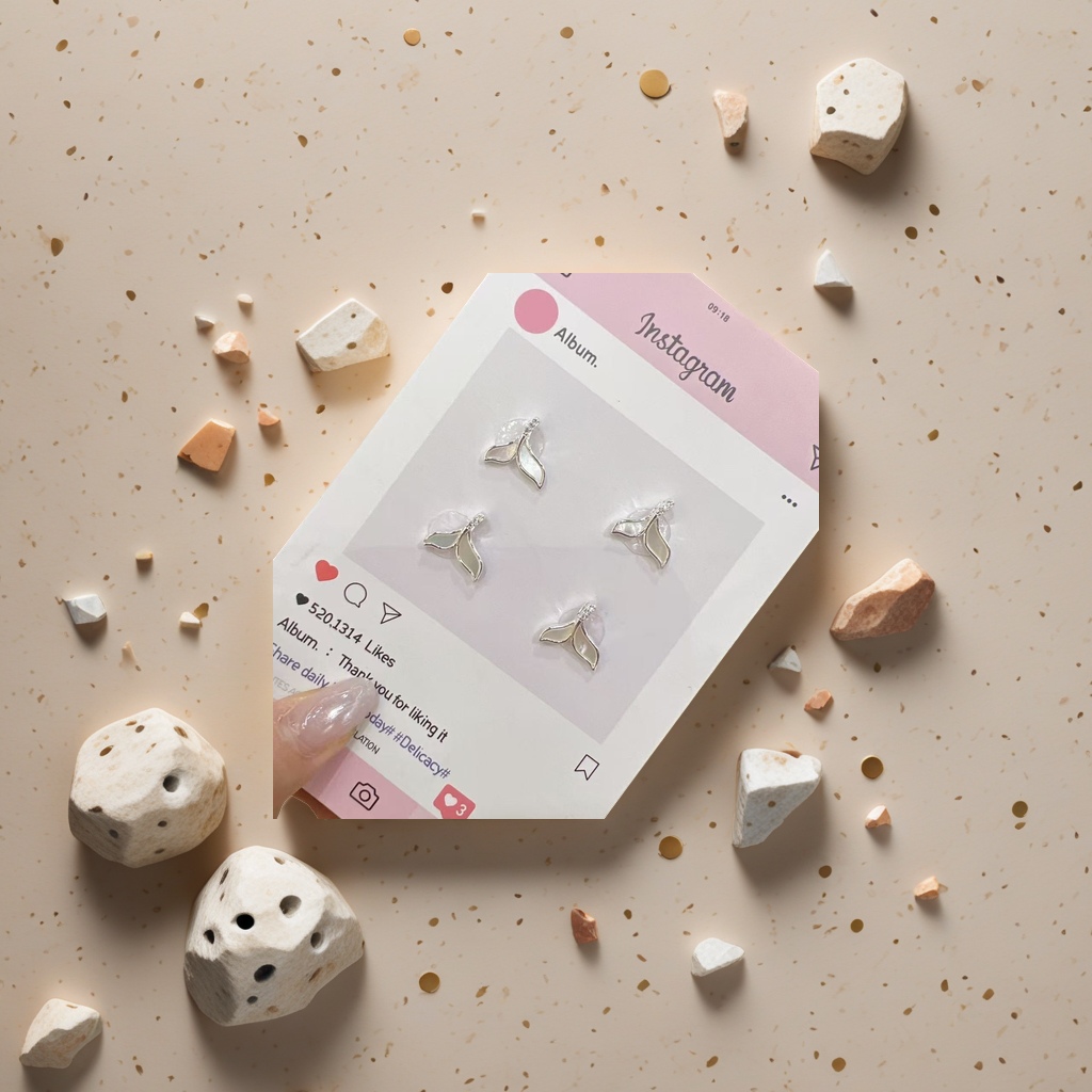 Silver petal-shaped stud earrings are fashionable and simple women's earrings