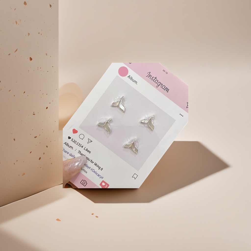 Silver petal-shaped stud earrings are fashionable and simple women's earrings Specification image