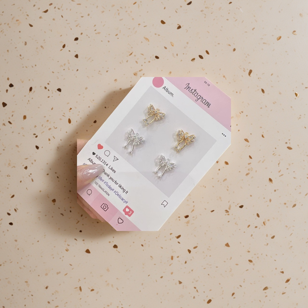 Butterfly-shaped stud earrings are fashionable and simple. Gold-plated anti-allergy stud earrings Application Scenario