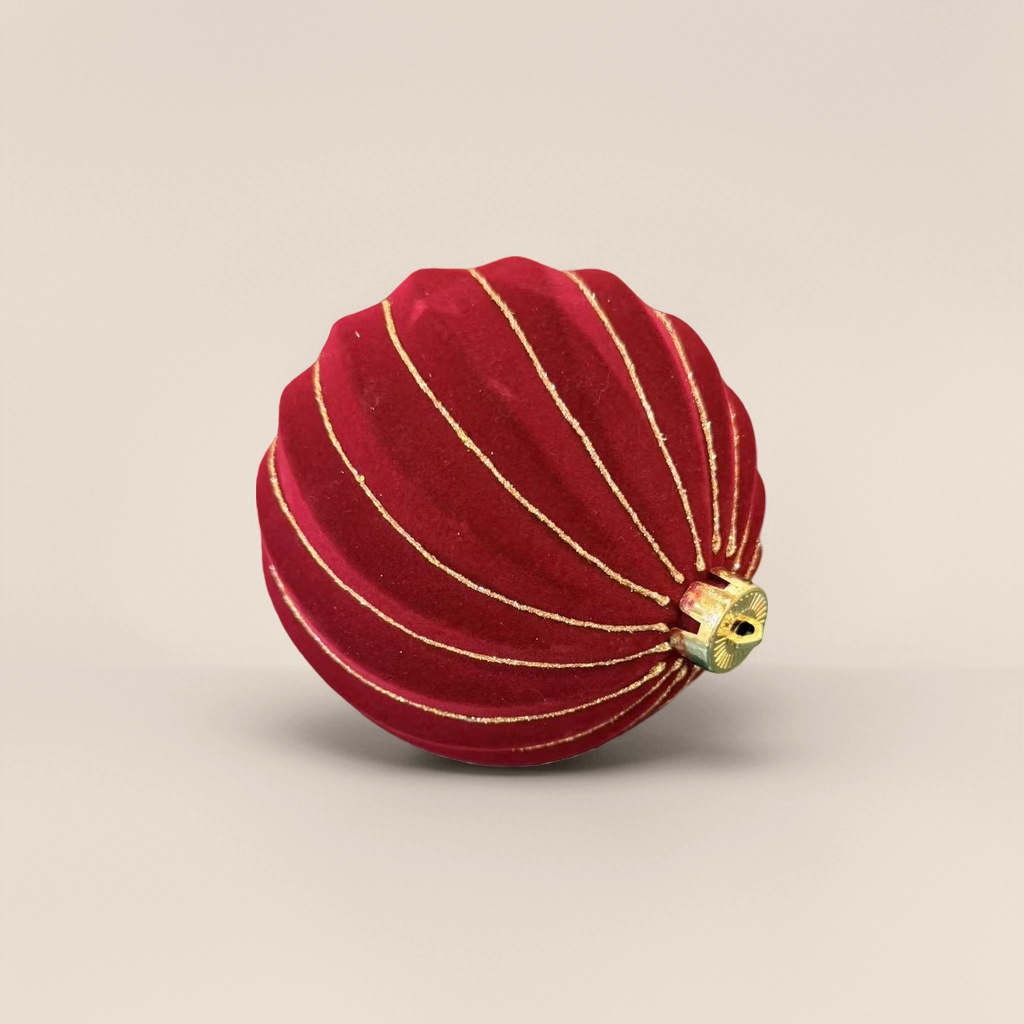 Red suede Christmas ball, festive decorative pendant, Christmas tree accessory gift box set Application Scenario