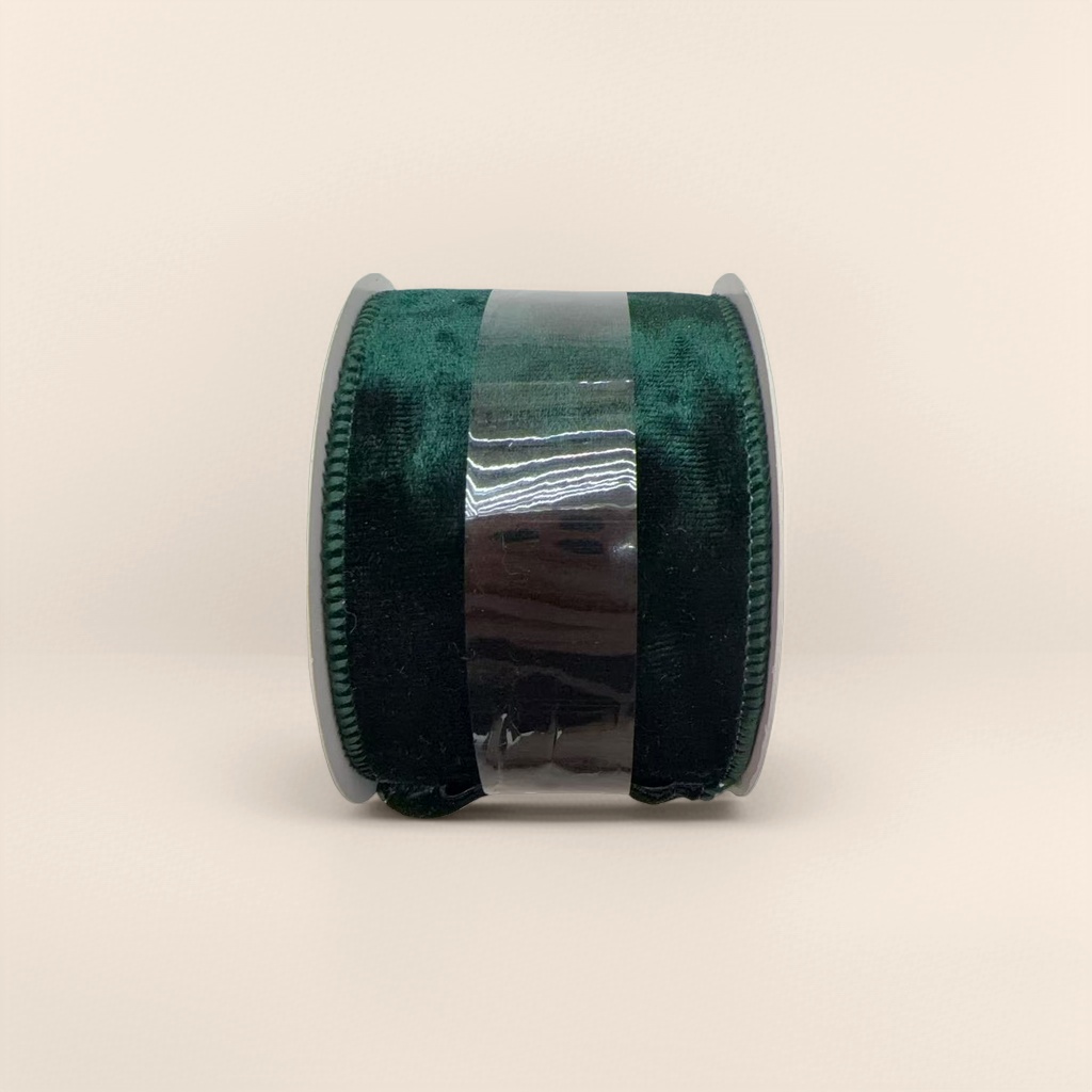 The Christmas green velvet ribbon is a rolled ribbon with a width of 1.5cm and a length of 3 meters. It is used for gift packaging and decoration details Picture