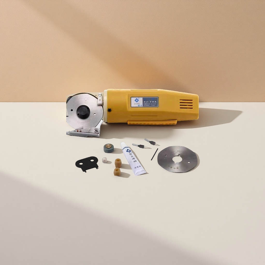The YJ-70 type circular blade cutting machine is an industrial-grade automatic feeding circular blade cutting equipment details Picture