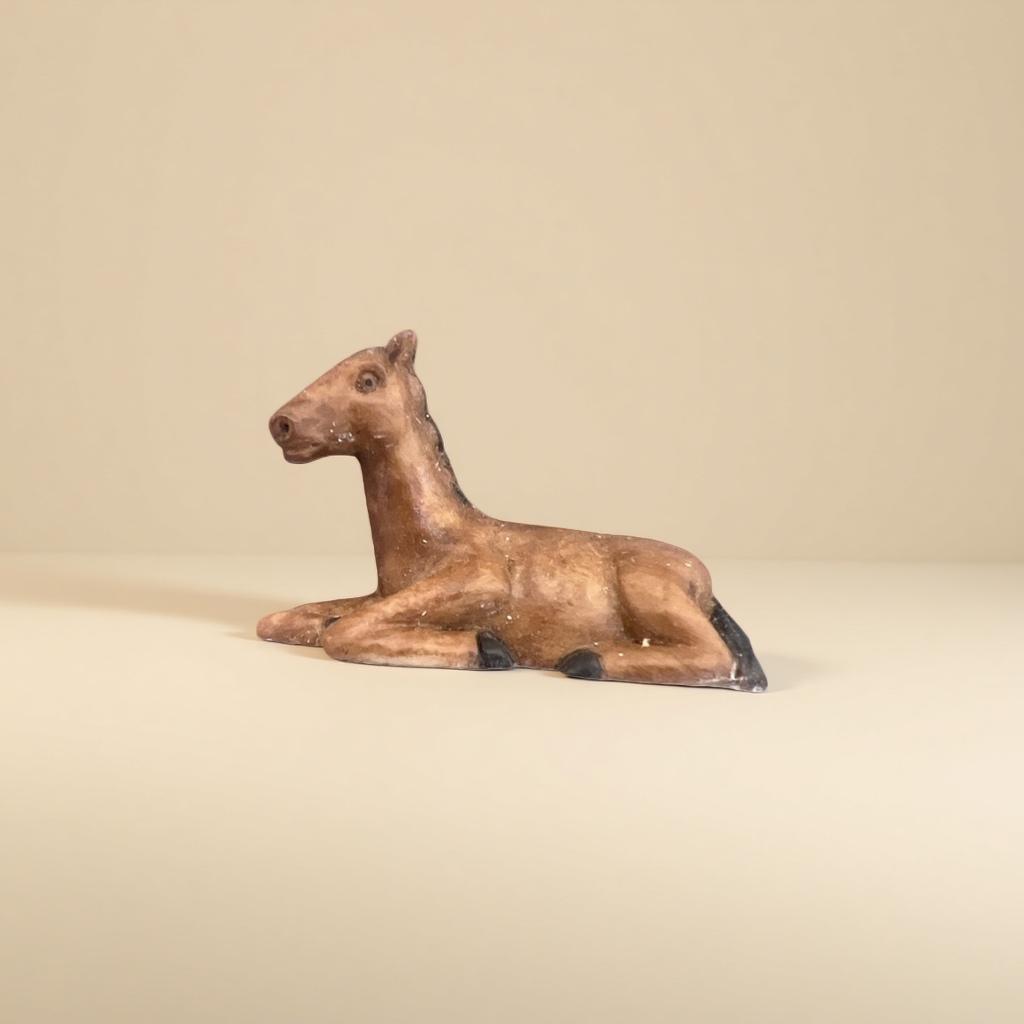 Brown horse statue ornaments for the living room entrance hall decoration, horse art sculpture handicrafts details Picture