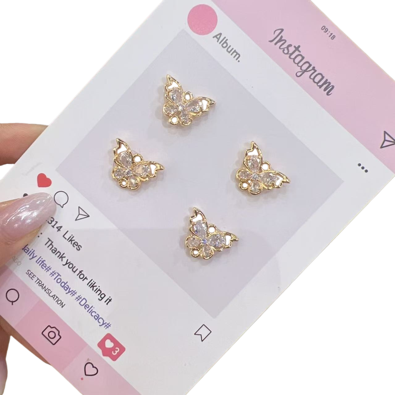 Butterfly-shaped stud earrings are fashionable and light luxury alloy earrings that are versatile for women's daily wear Item Picture