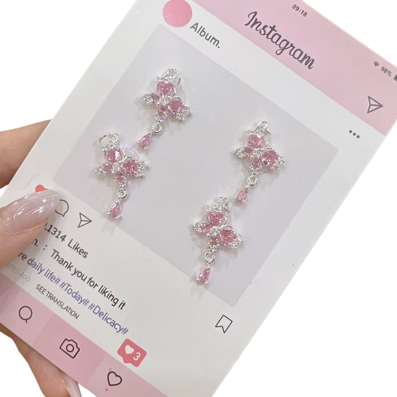 Pink flower-shaped earrings are fashionable and sweet ladies' earrings Item Picture