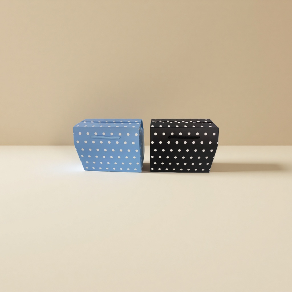 Blue polka dot and black polka dot two-color gift bag, fashionable hand-held packaging bag