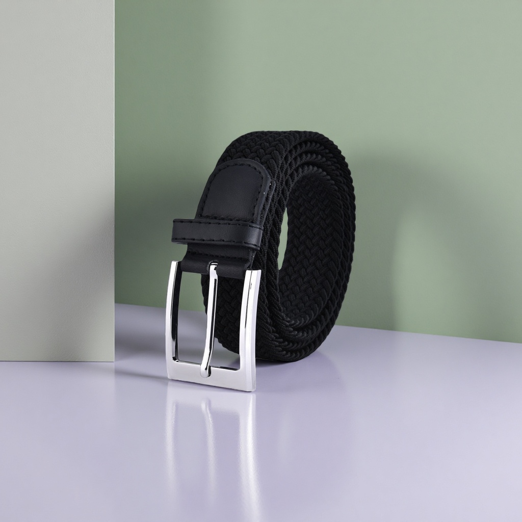 The main body of the black woven belt is a simple and versatile men's belt. It is made of genuine leather or cowhide and can be adjusted