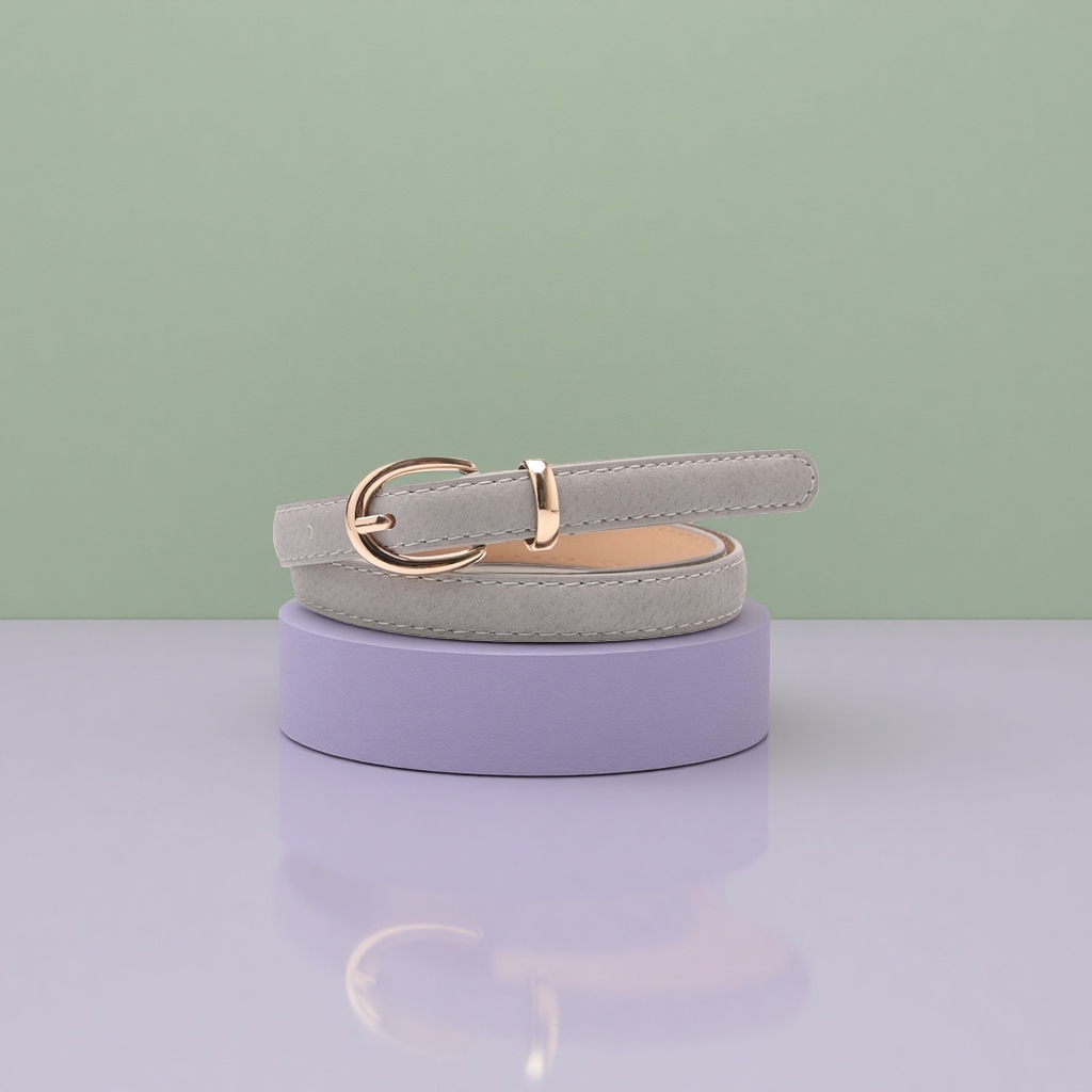 A 3.5cm wide grey top-grain cowhide men's casual belt with automatic buckle and adjustable width Application Scenario