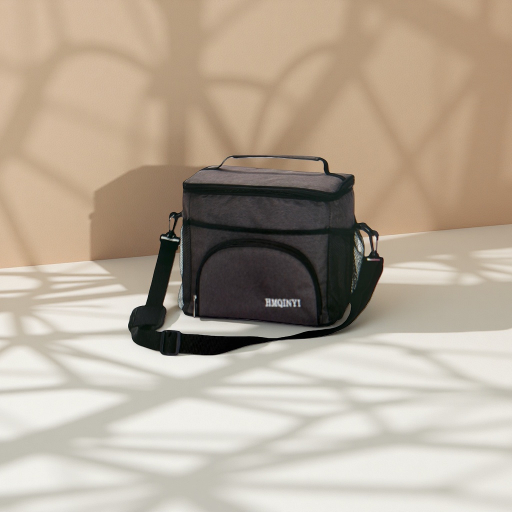 Portable black thickened insulated bag for food refrigeration, specially designed for takeout delivery