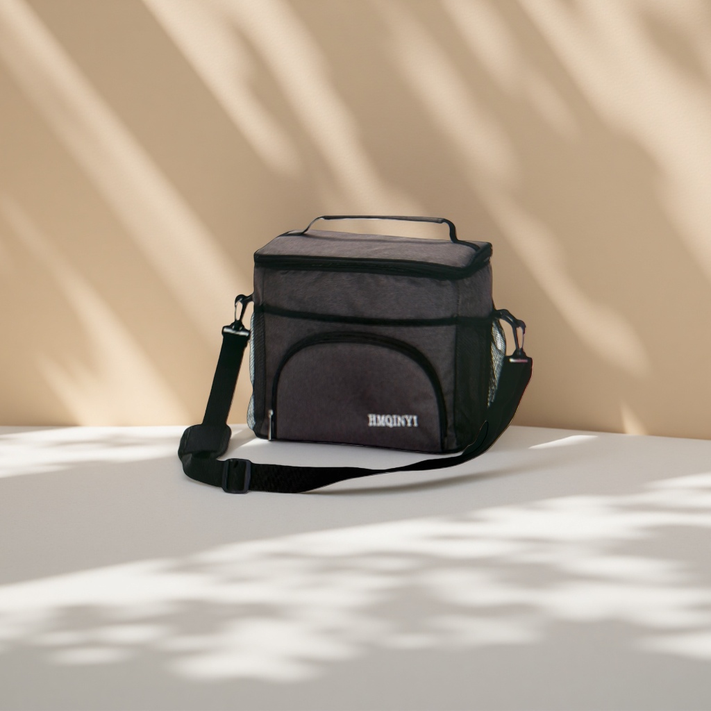Portable black thickened insulated bag for food refrigeration, specially designed for takeout delivery details Picture