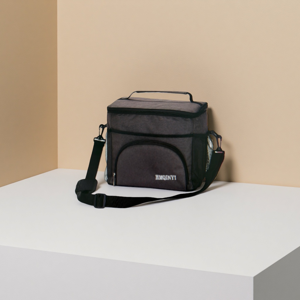Portable black thickened insulated bag for food refrigeration, specially designed for takeout delivery Specification image