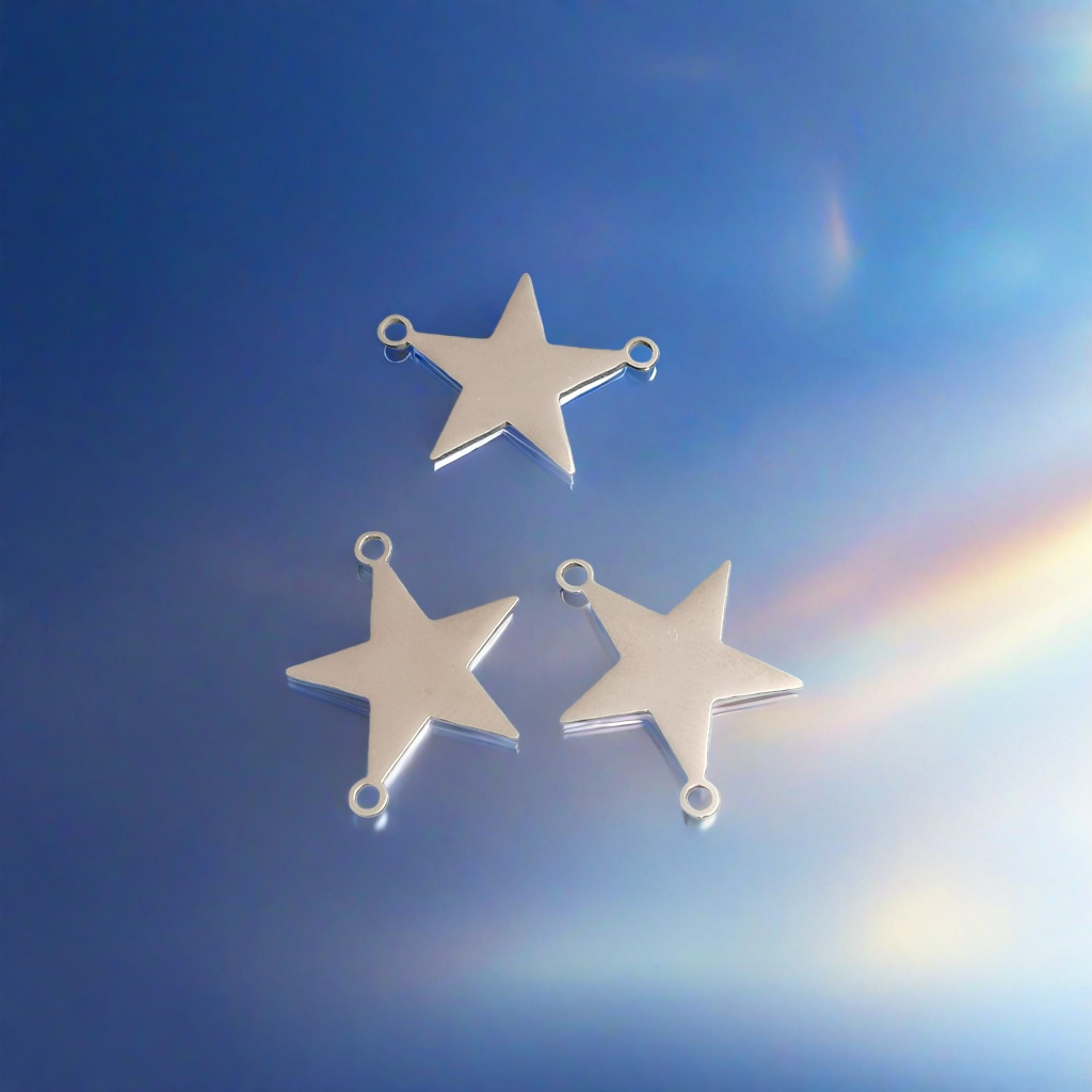 Metal star-shaped pendant, exquisite alloy star-shaped pendant, necklace pendant, universal style details Picture