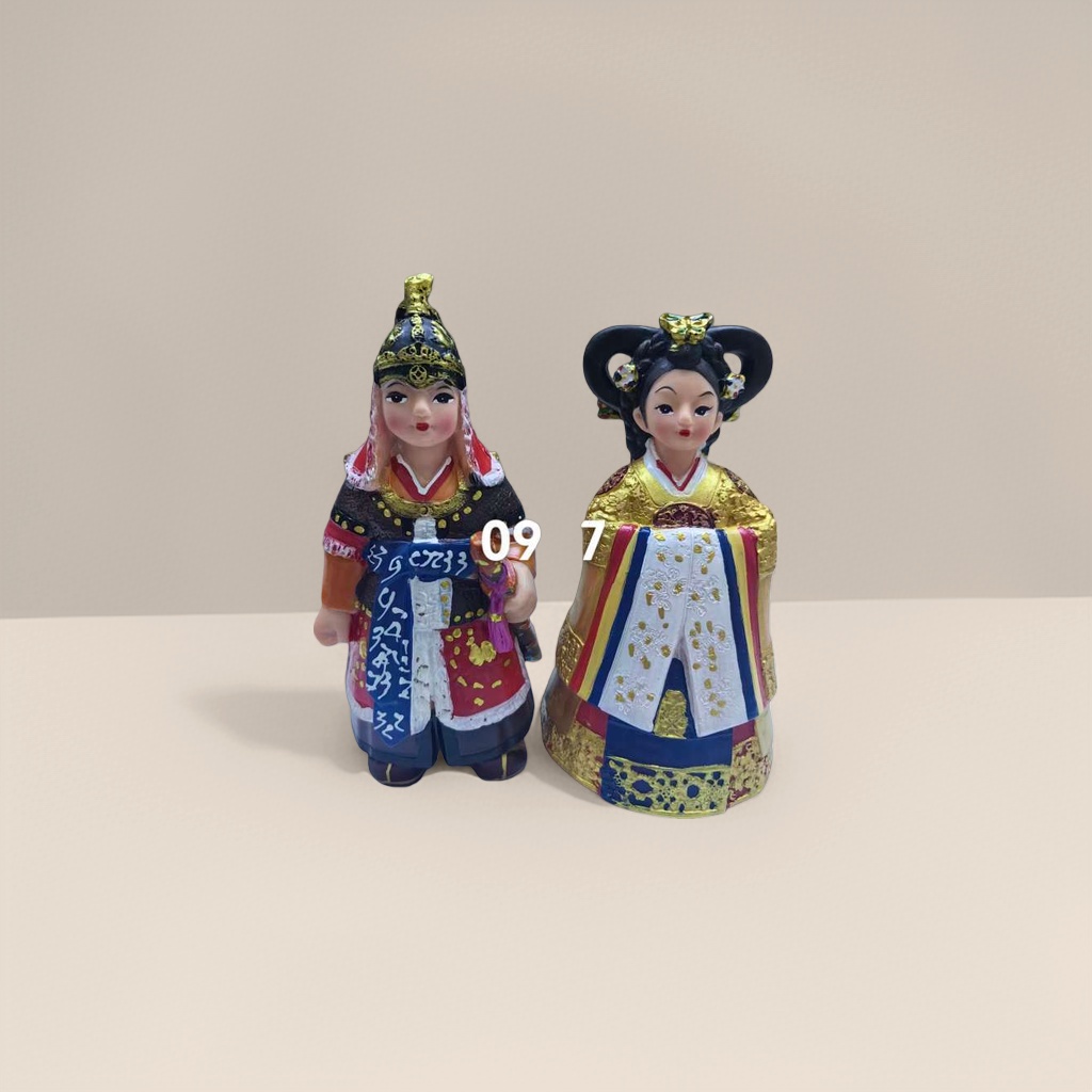 传统服饰人物摆件 中国风家居装饰工艺品细节图