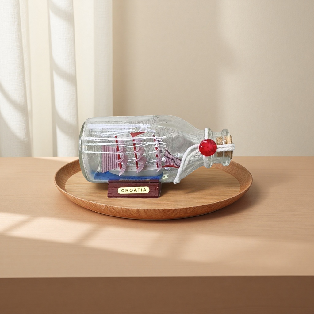 Handcrafted ship models in bottles, glass covers, decorative ornaments, home and office decor details Picture