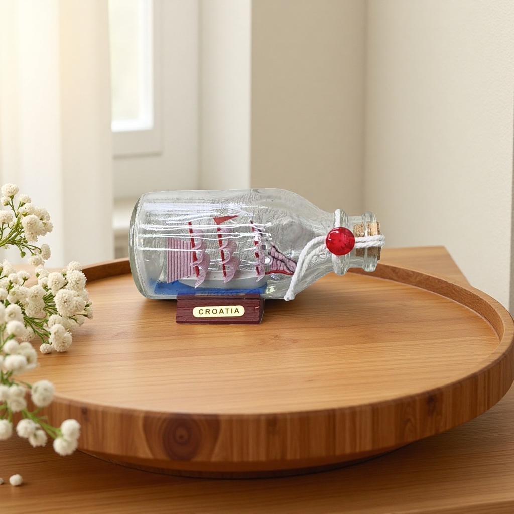 Handcrafted ship models in bottles, glass covers, decorative ornaments, home and office decor Application Scenario