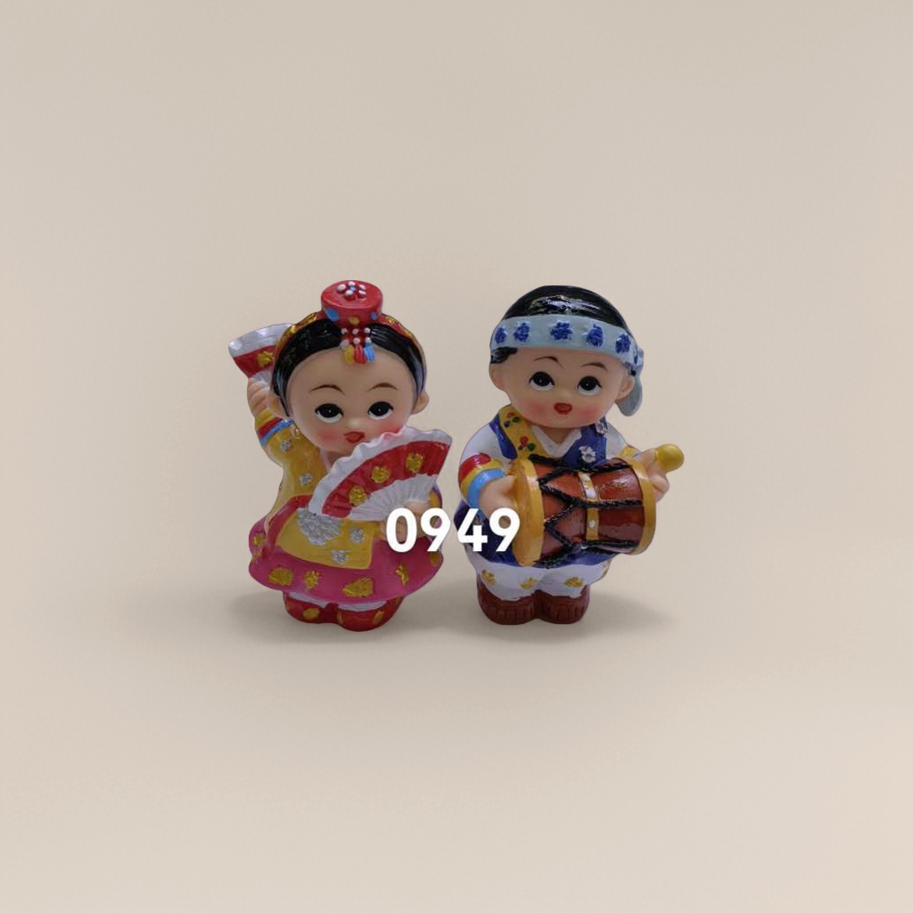 彩色陶瓷娃娃手绘摆件家居装饰工艺品细节图