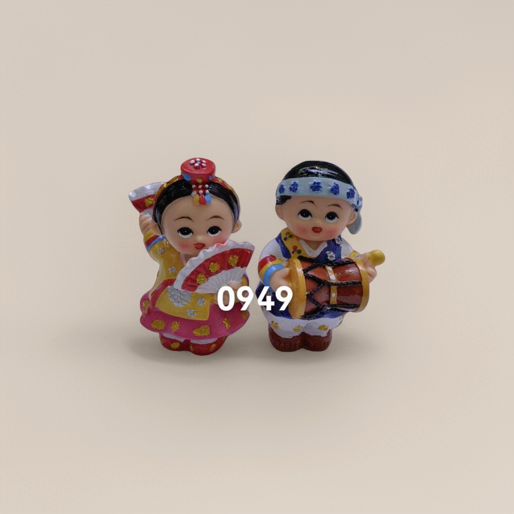 彩色陶瓷娃娃手绘摆件家居装饰工艺品产品图
