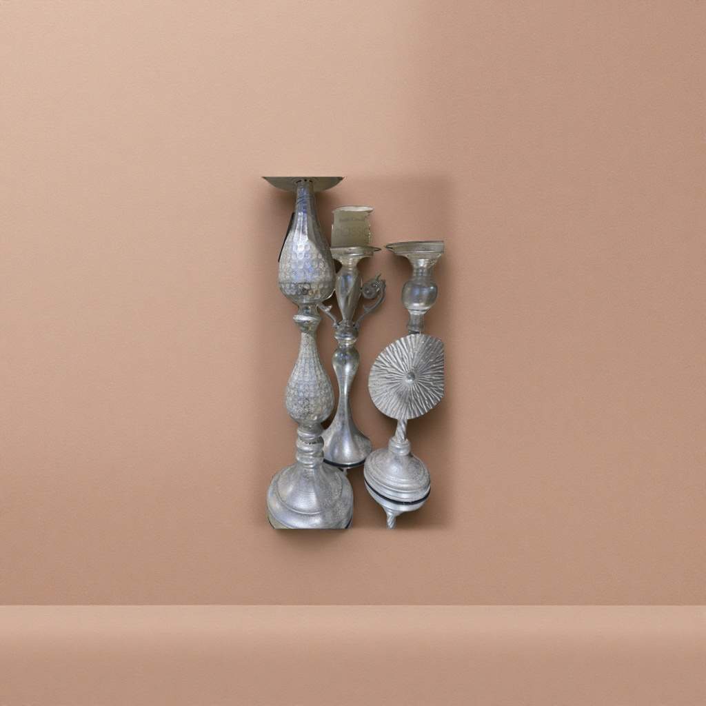 Decorative candlestick metal retro-style table decoration for living room and bedroom Specification image