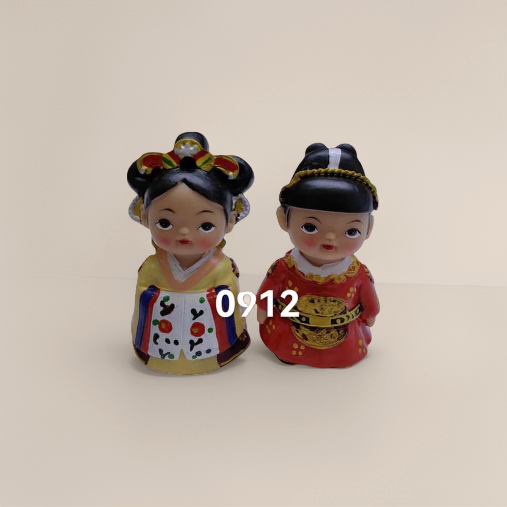传统服饰陶瓷人偶一对摆件家居装饰工艺品图