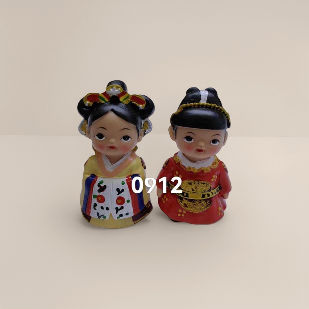 传统服饰陶瓷人偶一对摆件家居装饰工艺品产品图