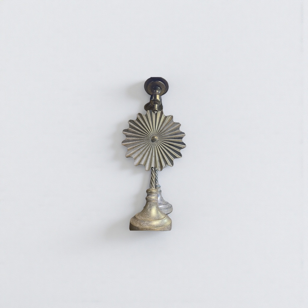 Golden decorative candlestick, retro metal candlestick, living room and bedroom table decoration