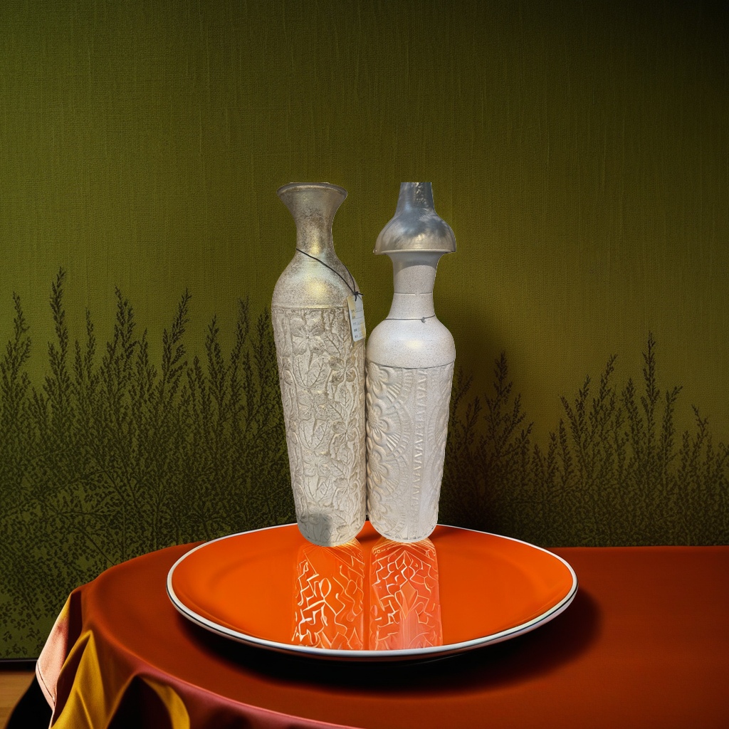 The decorative vase is a simple and modern living room decoration with a ceramic main body Application Scenario