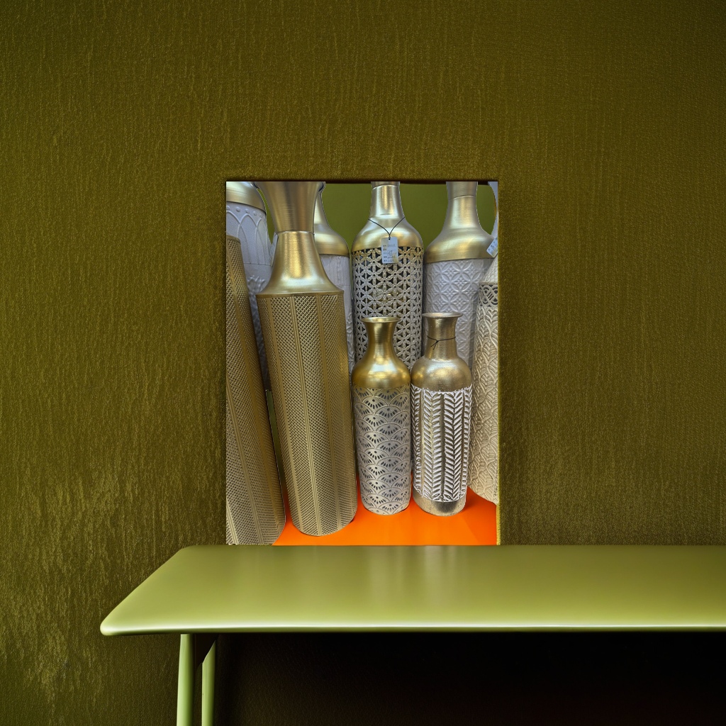 The main body of the golden decorative vase is a Nordic-style ceramic vase for the living room Application Scenario