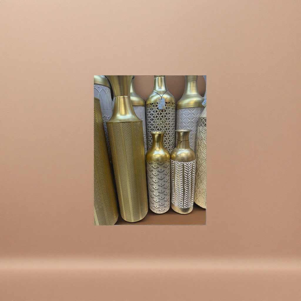 The main body of the golden decorative vase is a Nordic-style ceramic vase for the living room Specification image