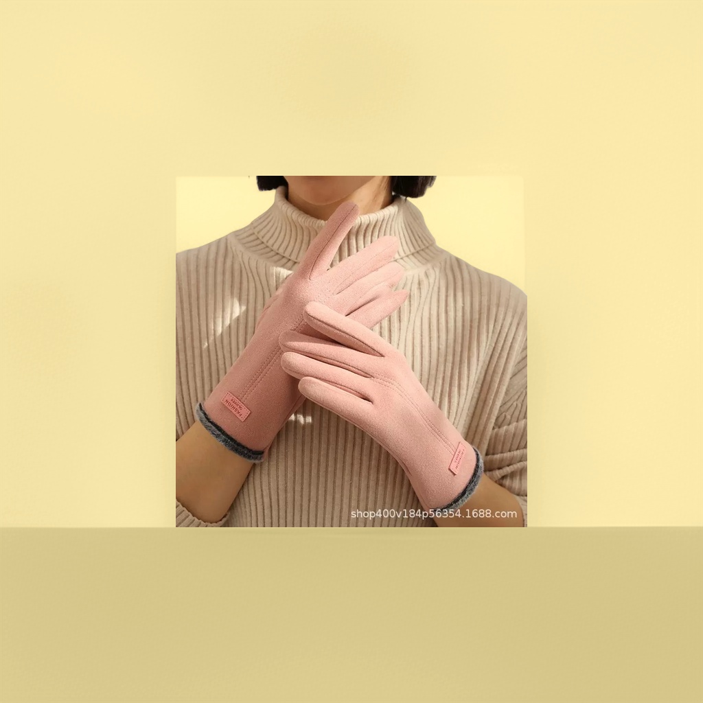 Beige wool knitted warm gloves for women to keep their hands warm in autumn and winter