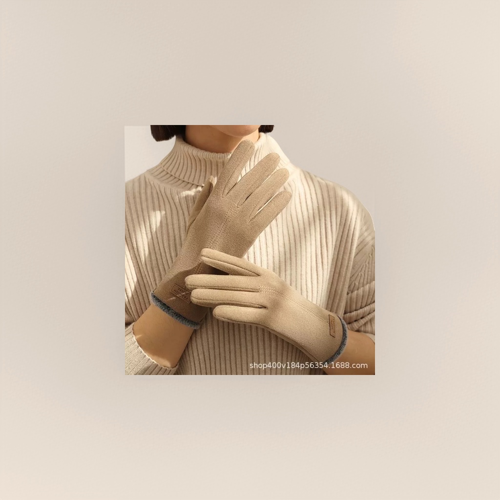 Beige wool knitted warm gloves for women to keep their hands warm in autumn and winter Application Scenario