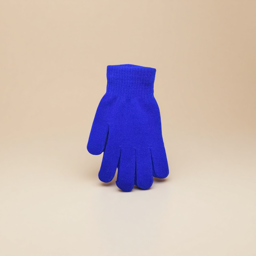 Blue anti-slip and warm gloves for both men and women, thickened knitted for winter hand protection Application Scenario