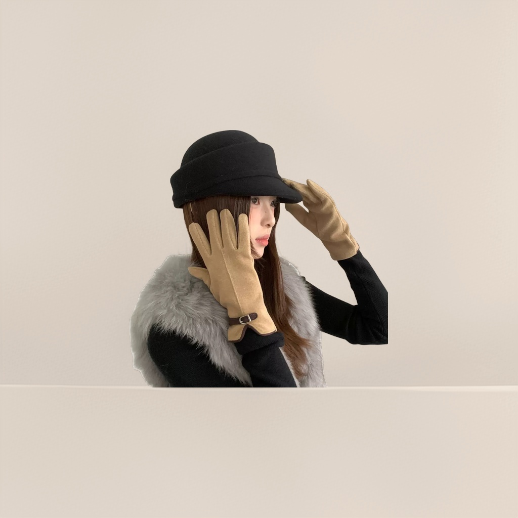 Black long warm gloves for both men and women, windproof thickened knitted for autumn and winter Application Scenario