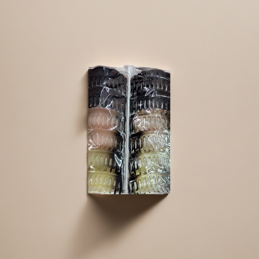 A pair of fashionable and simple hair clips with a metallic texture and anti-slip hair accessory details Picture
