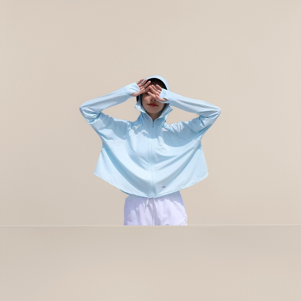 The light blue sun-protective jacket with figure prints is light, breathable and suitable for both men and women Application Scenario