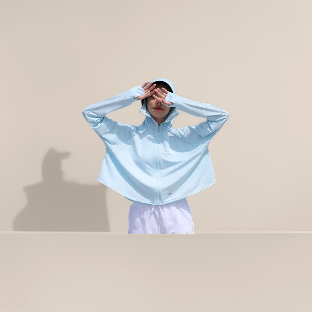 The light blue sun-protective jacket with figure prints is light, breathable and suitable for both men and women Specification image