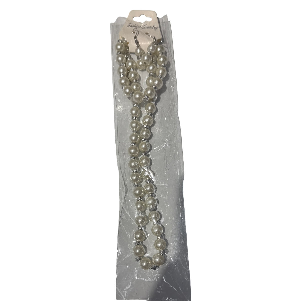 High-quality, lustrous and round freshwater pearl necklace for women to wear during daily commutes Item Picture